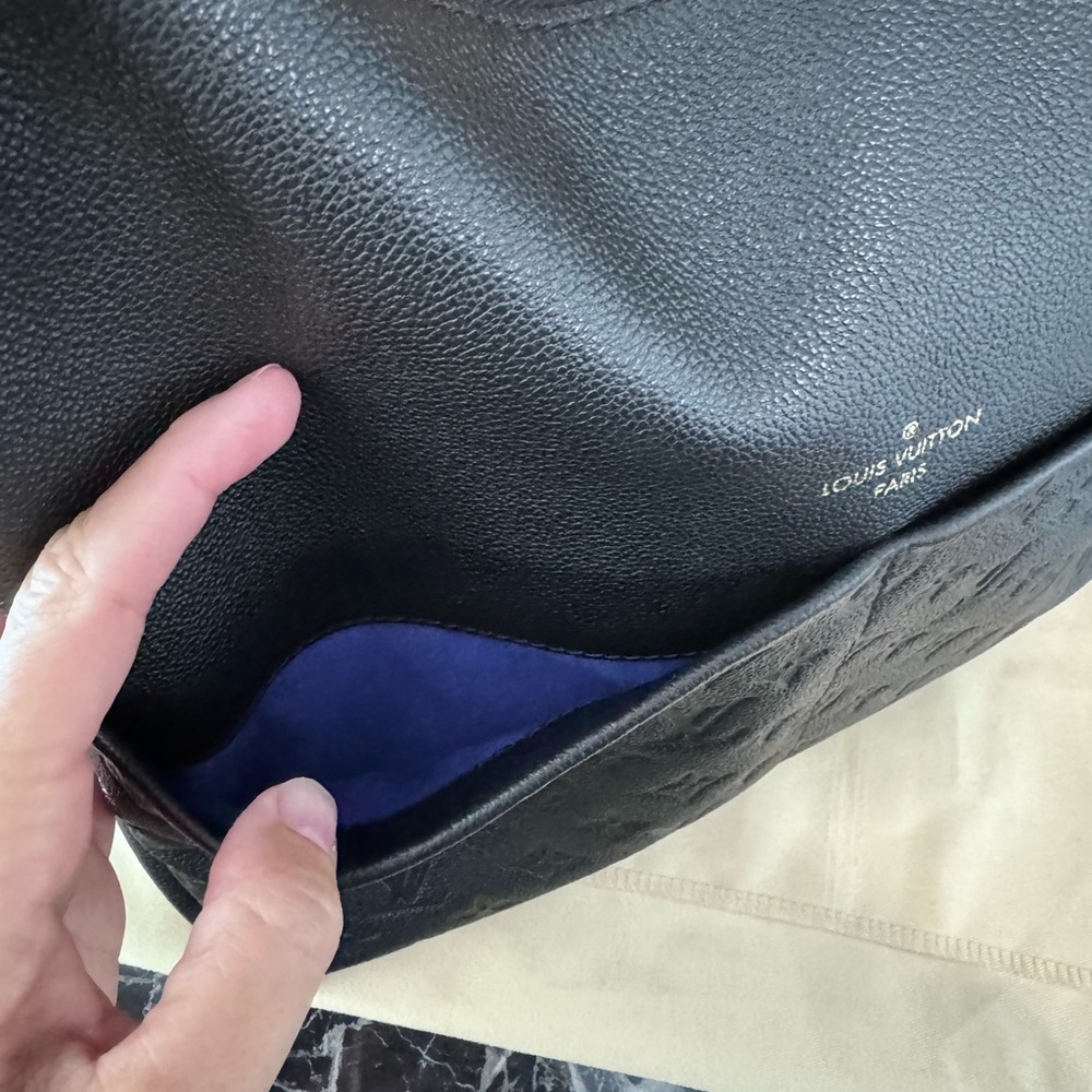 Maida Hobo Monogram Empreinte Noir Leather LIKE NEW 🖤 - Picture 12 of 16